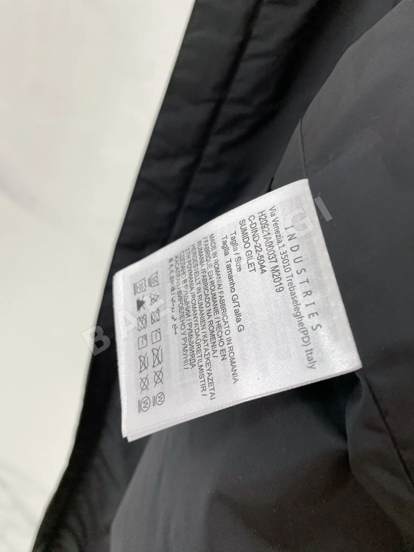 몽클레르 남성 클래식 로고 자켓 상세 이미지 8
