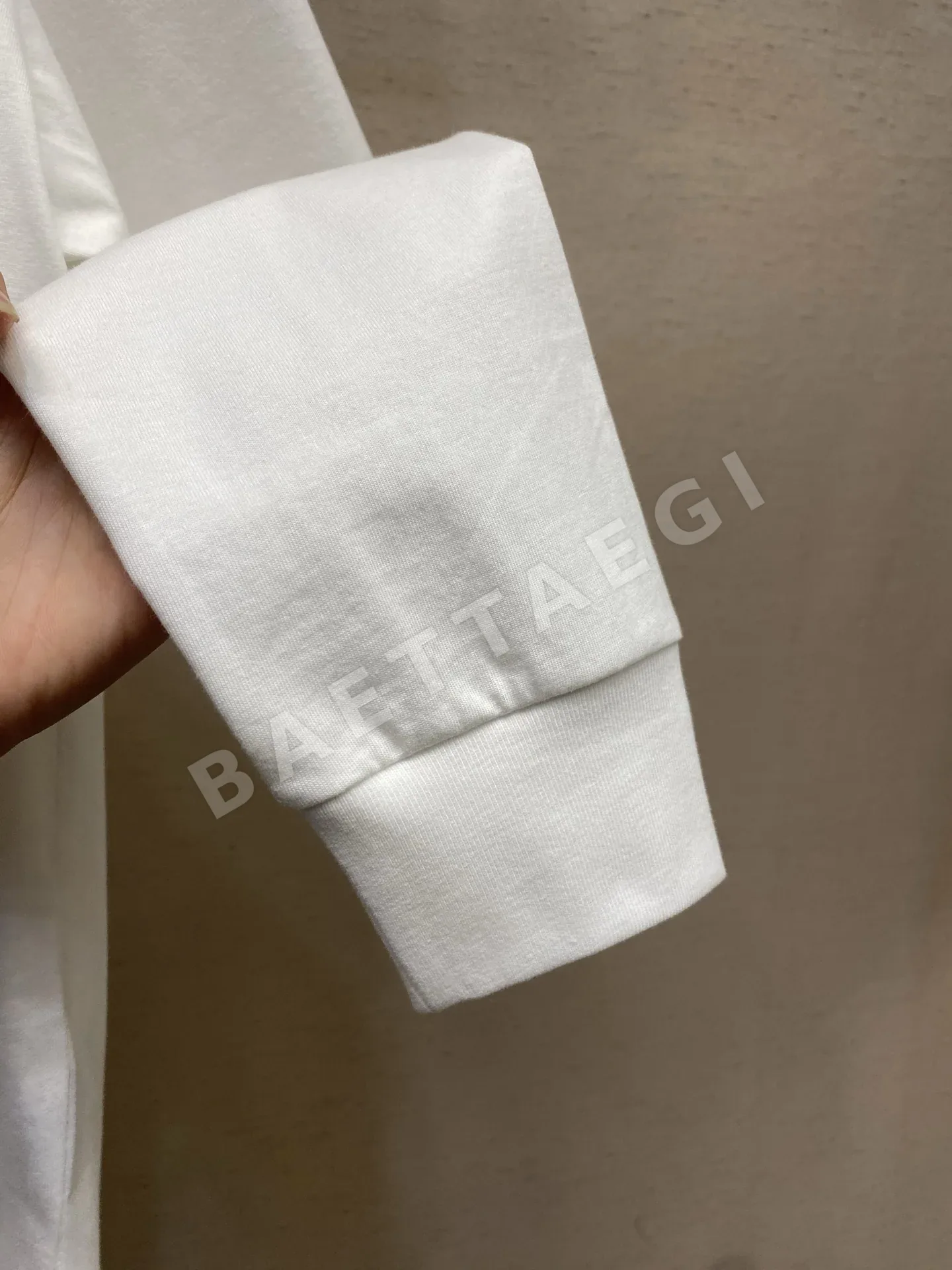디올 코튼 로고 긴팔 티셔츠 상세 이미지 7