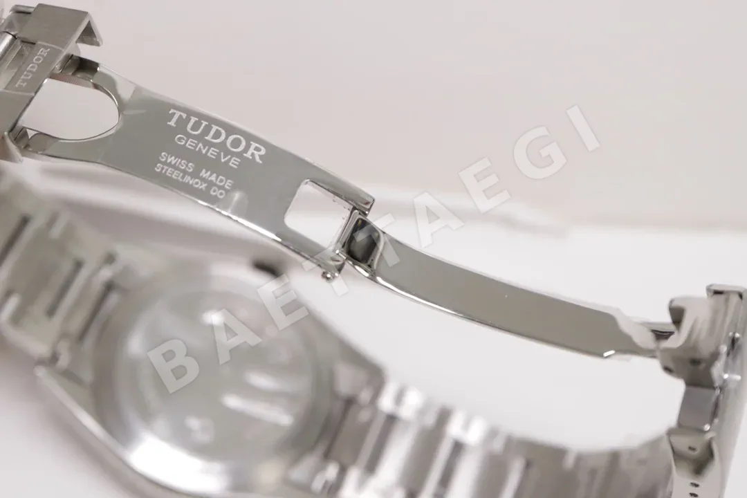 IWC 블루 다이얼 나일론 스트랩 시계 상세 이미지 8