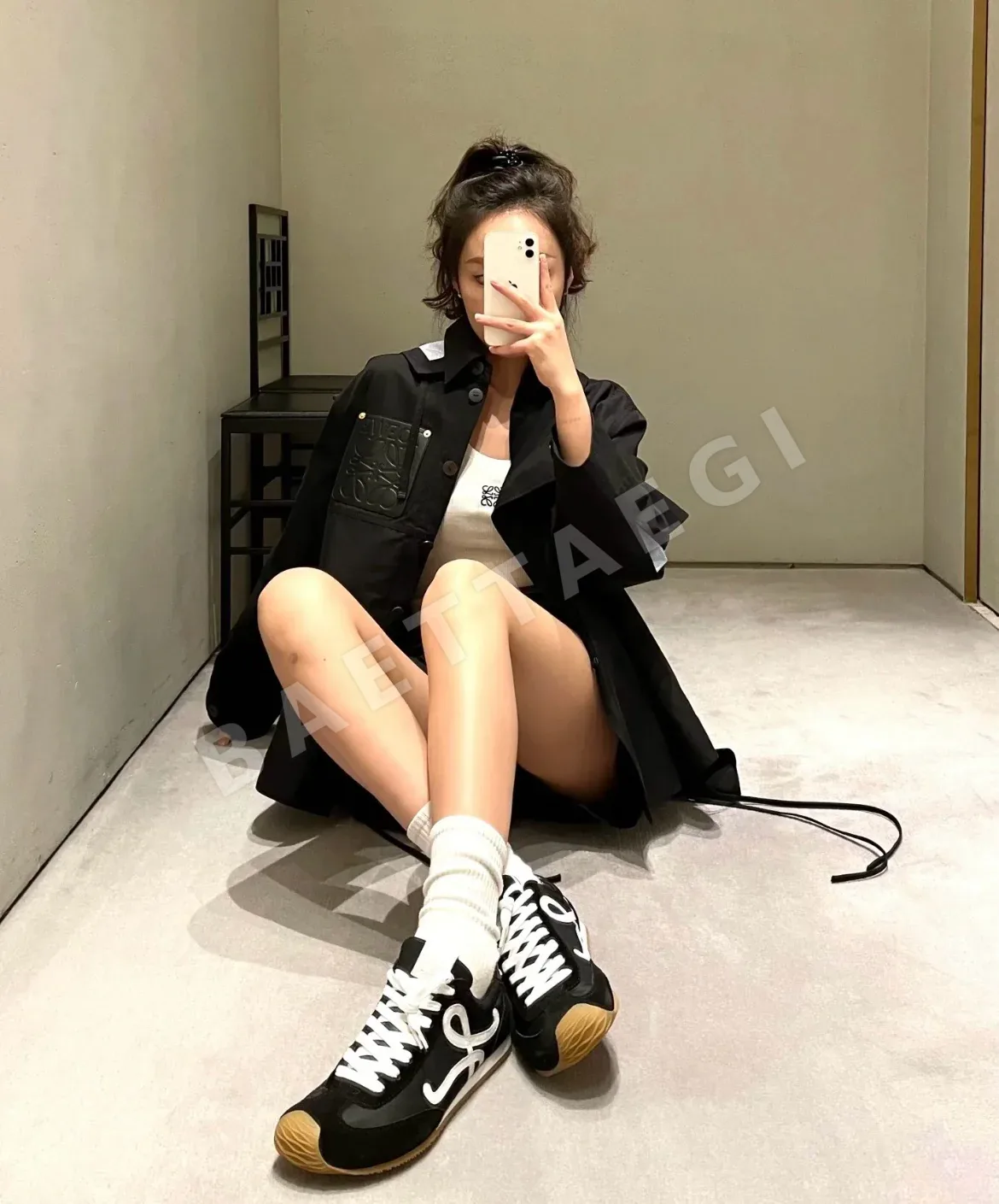 로에베 스니커즈 상세 이미지 5