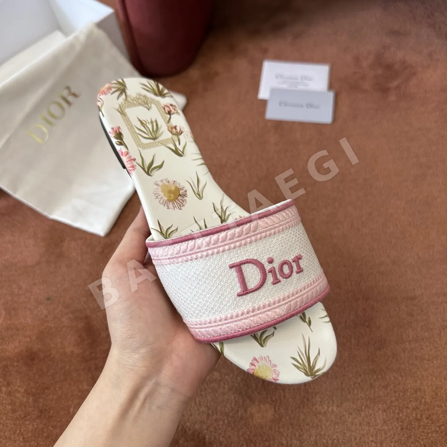 디올 디웨이 뮬 캔버스 로고 컴퓨터 자수 상세 이미지 3