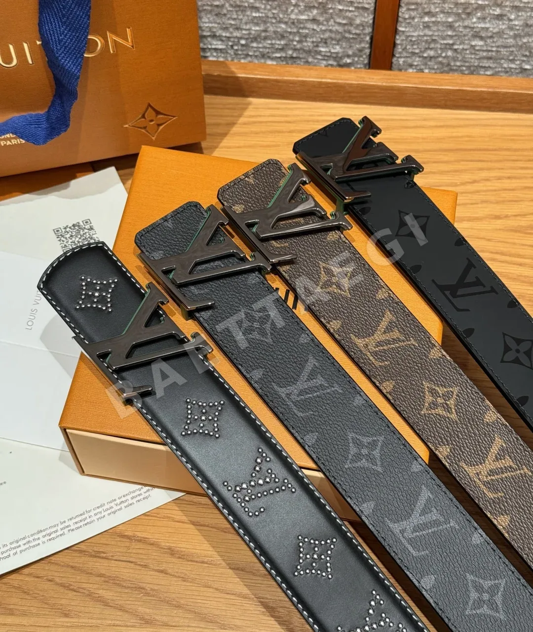 루이비통 이니셜 버클 40mm 리버시블 벨트 173244