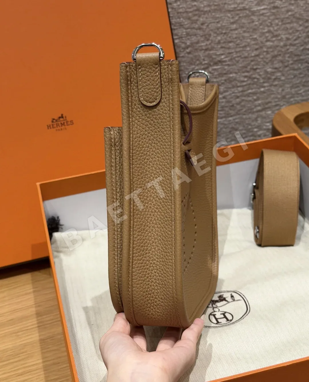 에르메스 에블린 비스킷 가죽 지갑 상세 이미지 4