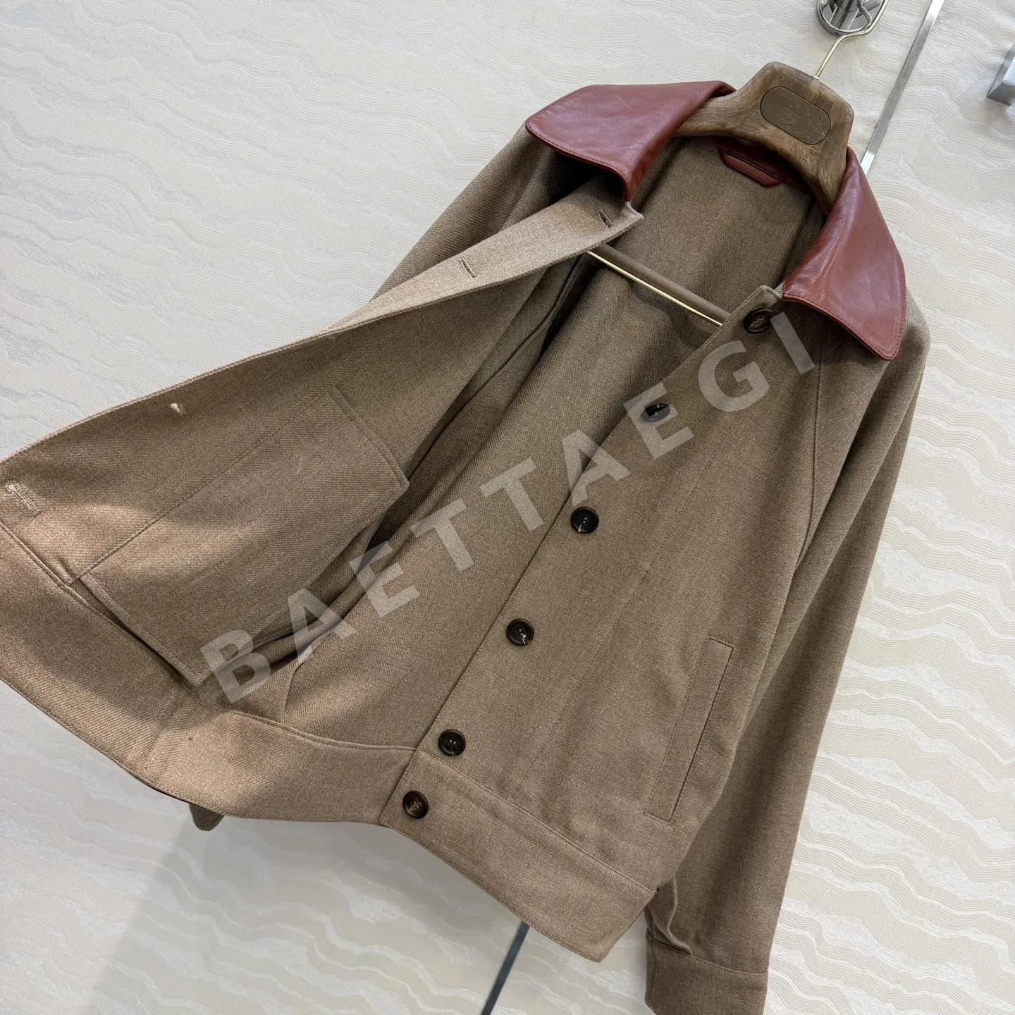 로로피아나 울 혼방 가죽 카라 여성 자켓 상세 이미지 8