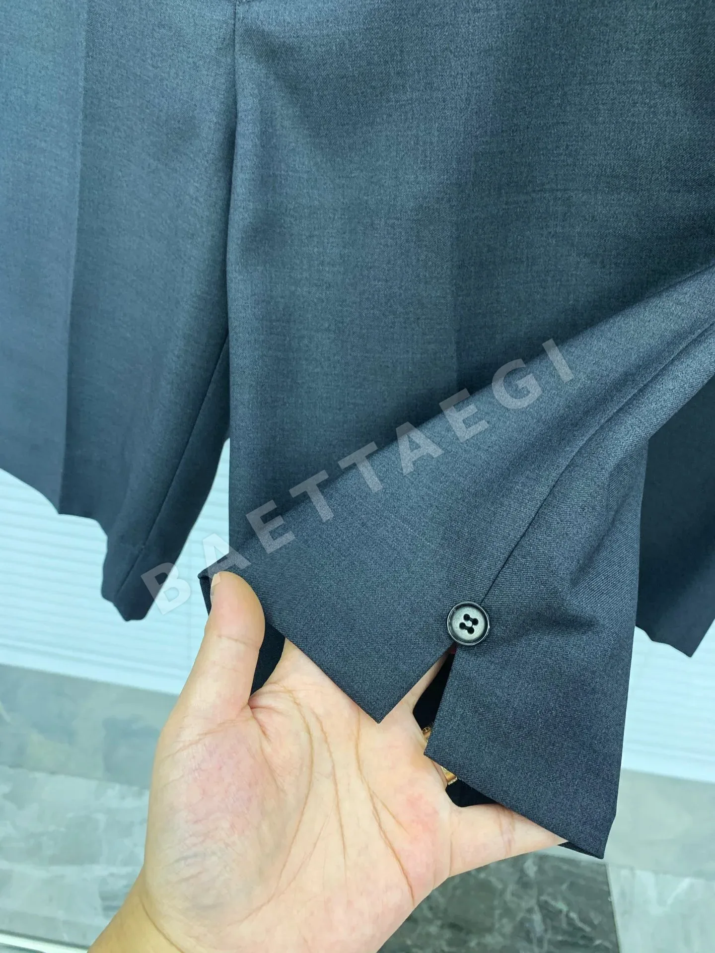 톰브라운 클래식 남성 반바지 상세 이미지 6