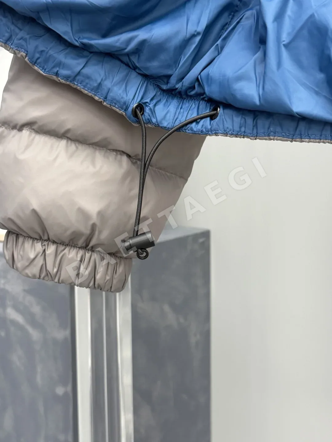 미우미우 그레이 후드 크롭 패딩 점퍼 상세 이미지 5