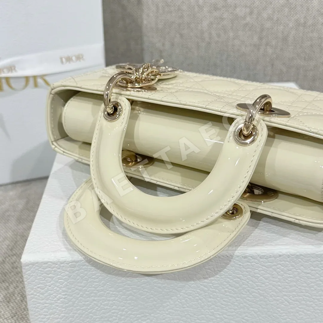 디올 베이지 에나멜 가죽 LOVE 여성 가방 상세 이미지 6