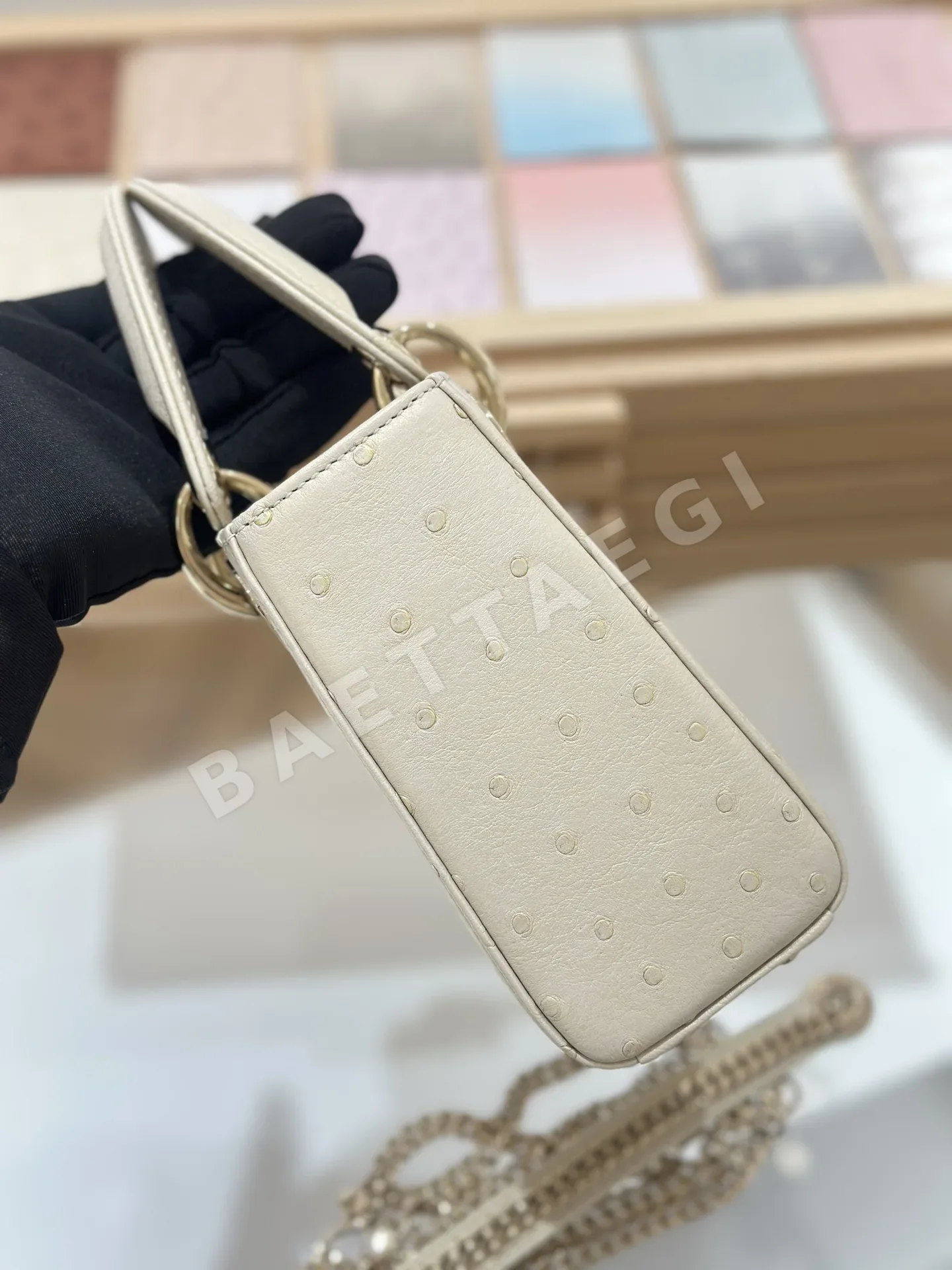 디올 라이코 오스트리치 펄 베이지 가방 상세 이미지 5