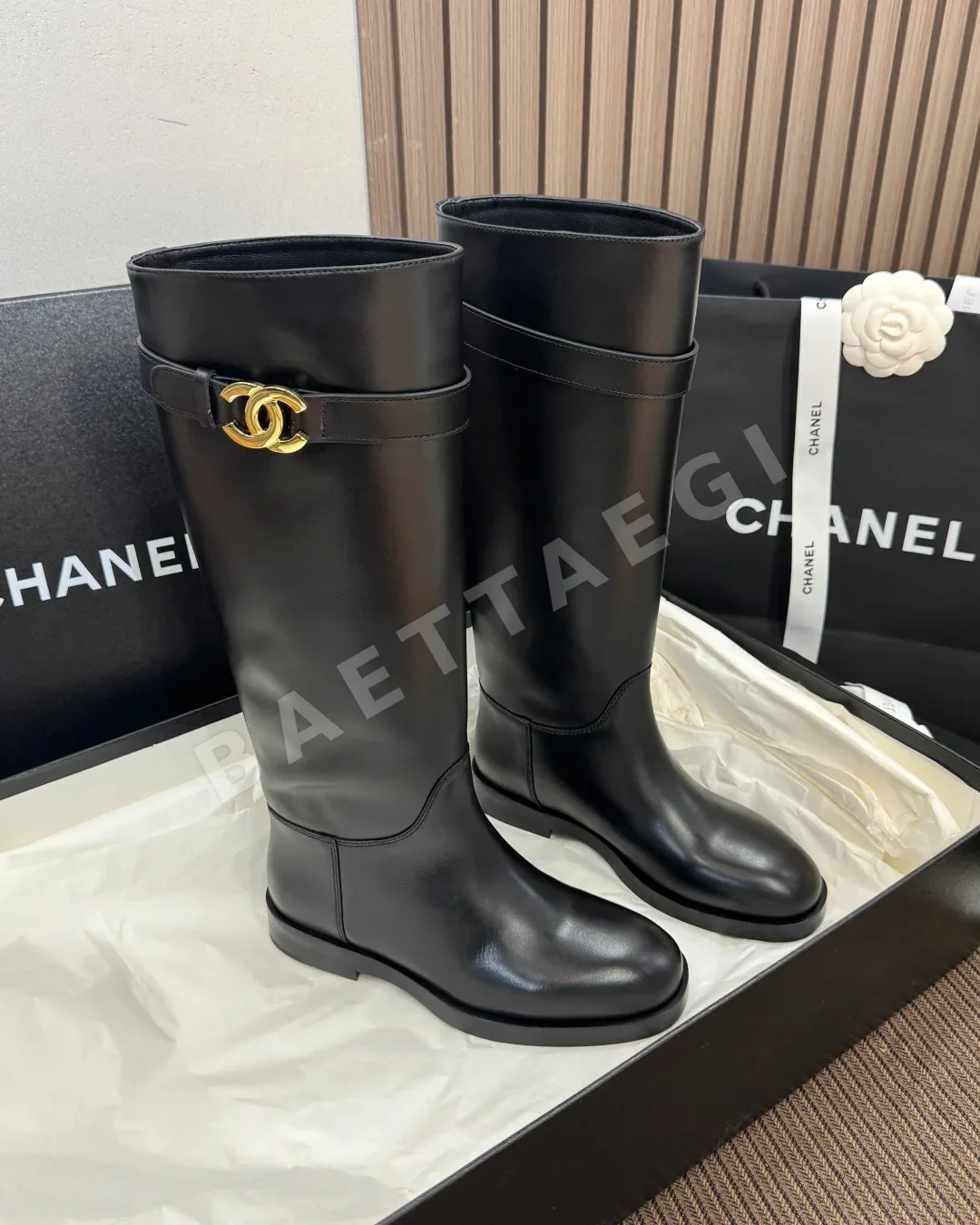 샤넬 부츠 더블 C 메탈 버클 상세 이미지 2