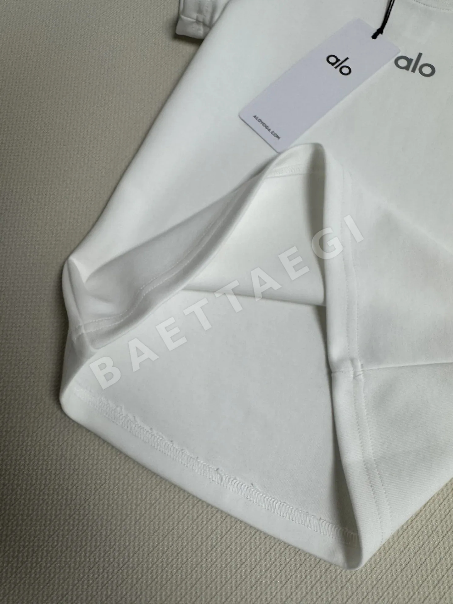 알로 여성 라운드넥 반팔 티셔츠 상세 이미지 6