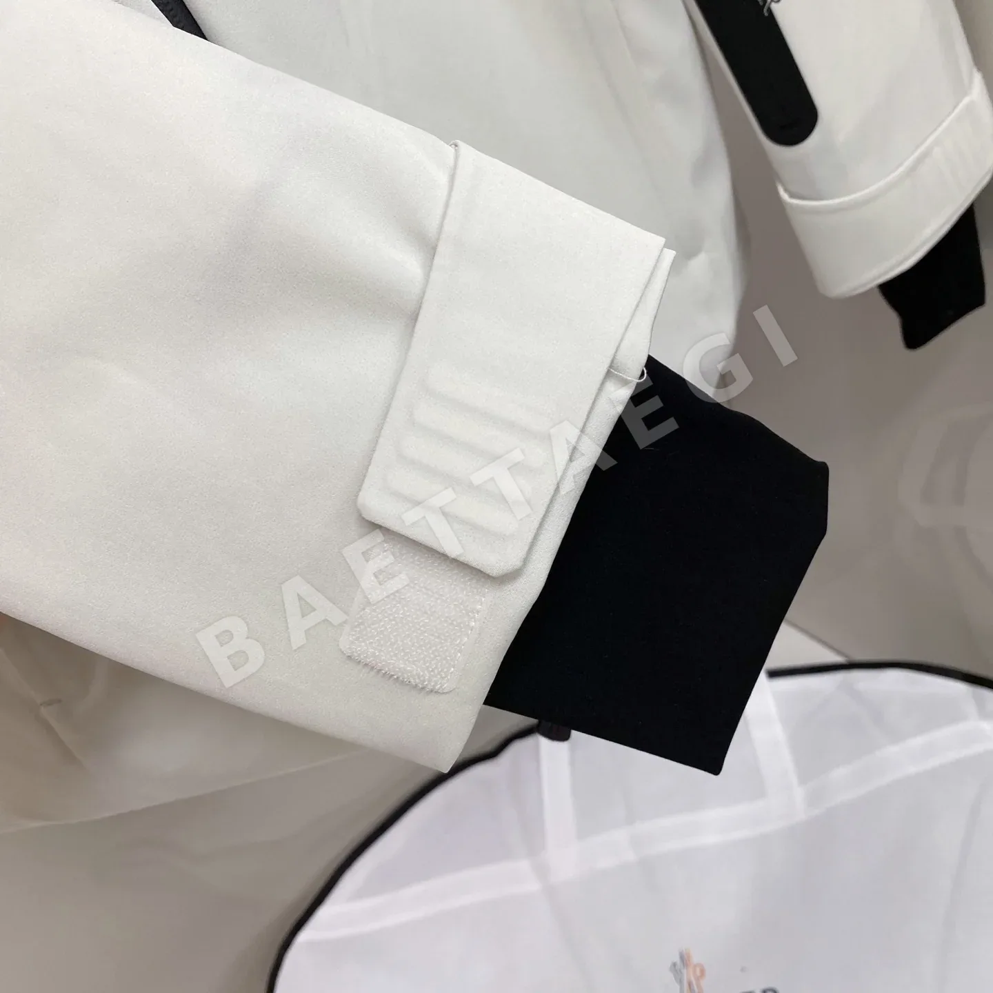 몽클레르 그레노블 남성 다운 패딩 점퍼 상세 이미지 8