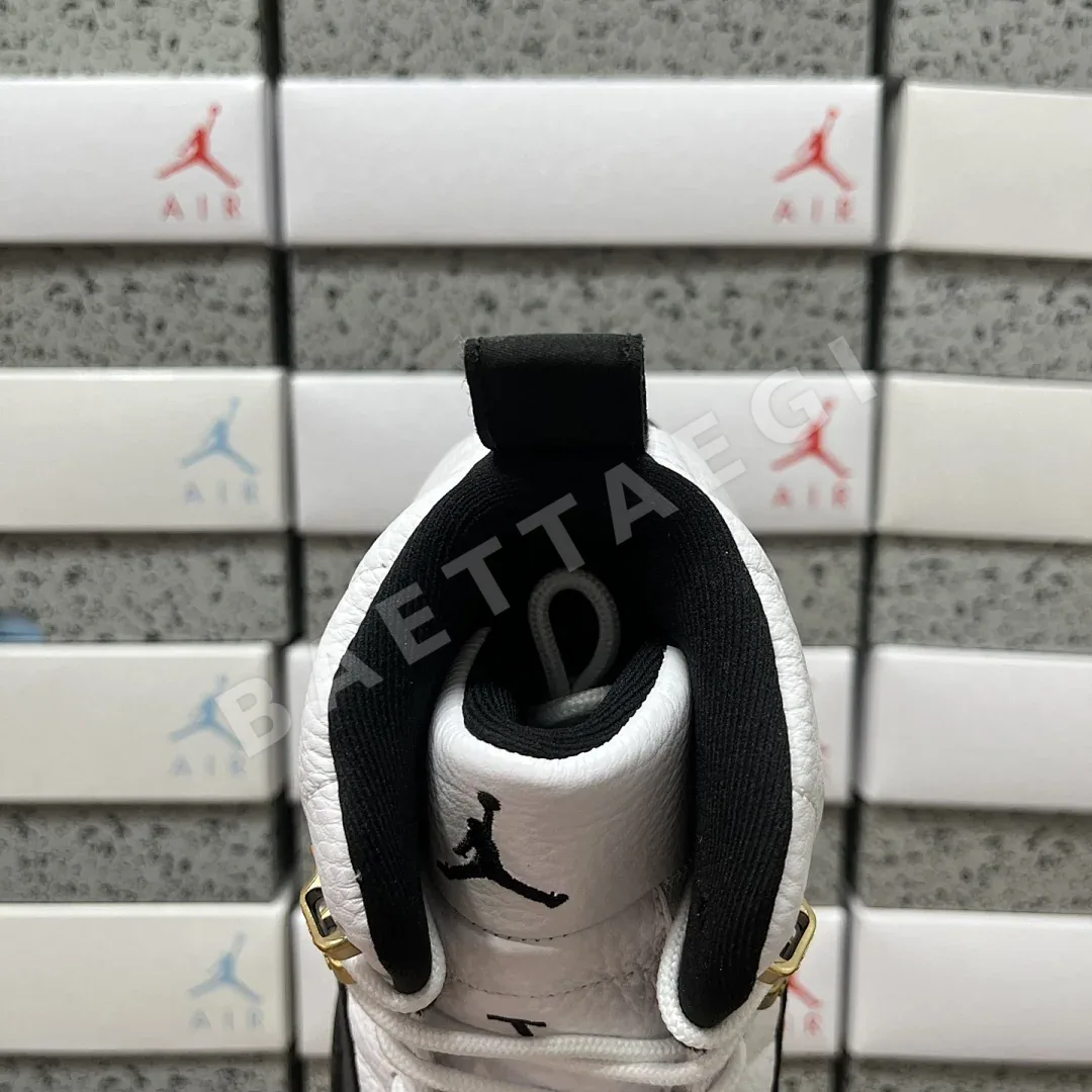 나이키 [GX] 조던 12 레트로 블랙 화이트 골드 CT8013-117 201349 Nike Jordan 12 Retro Taxi 상세 이미지 5