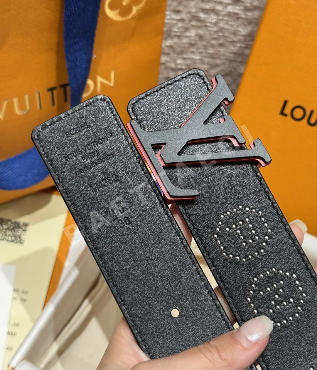루이비통 디멘션 로카빌리 스터드 40mm 리버시블 벨트 상세 이미지 6