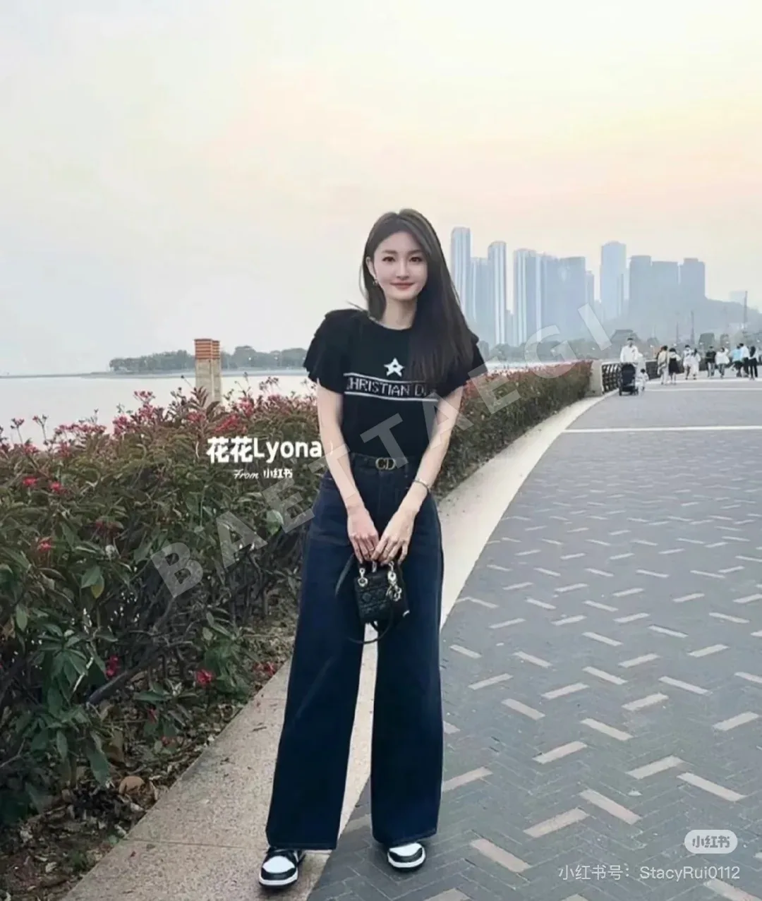 디올 자수 스트라이프 반팔 티셔츠 상세 이미지 2