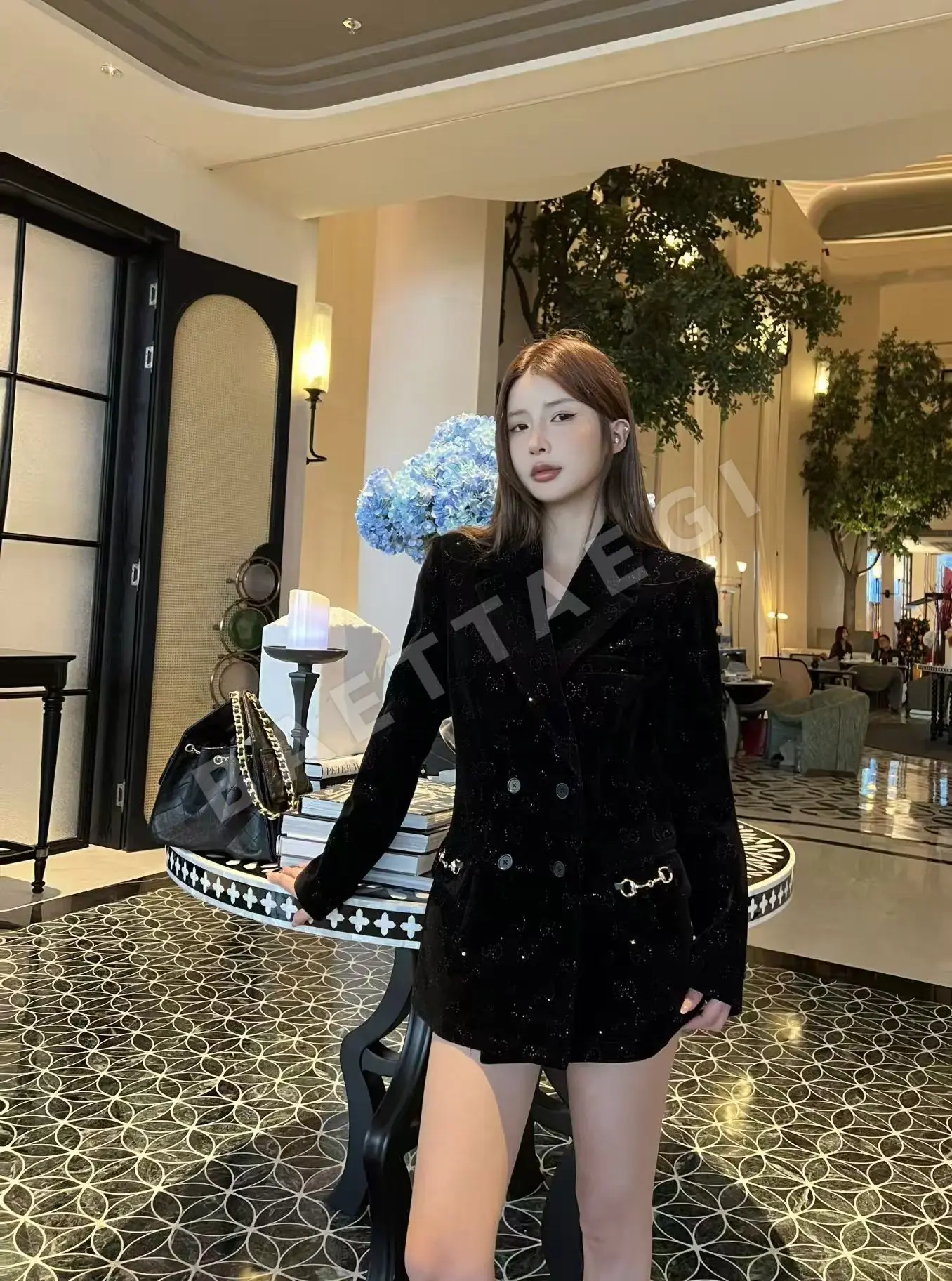구찌 더블 G 로고 라인스톤 벨벳 라펠 자켓 91729