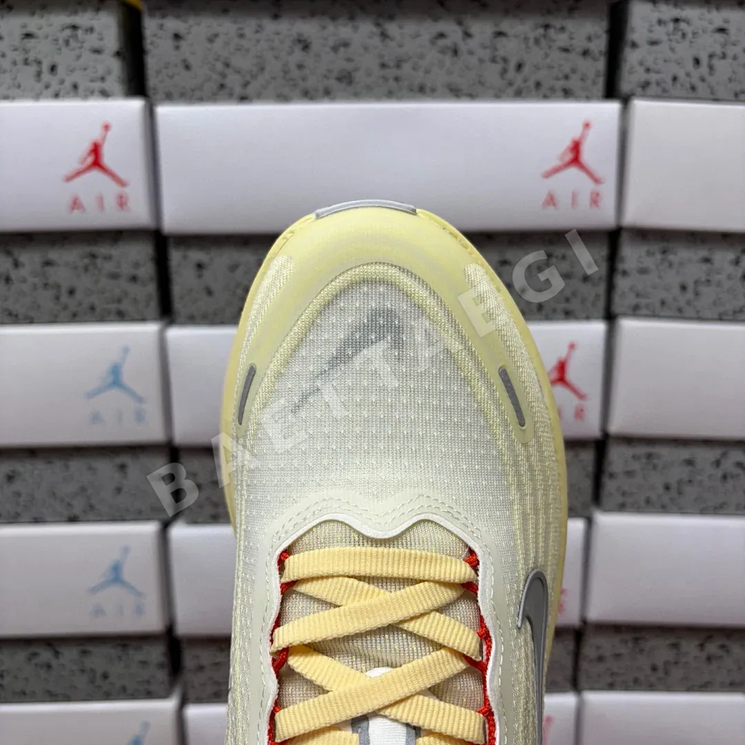 나이키 [GT] 보메로 플러스 IM5020-100 201146 Nike Vomero Plus Football Grey Ashen Slate 상세 이미지 8