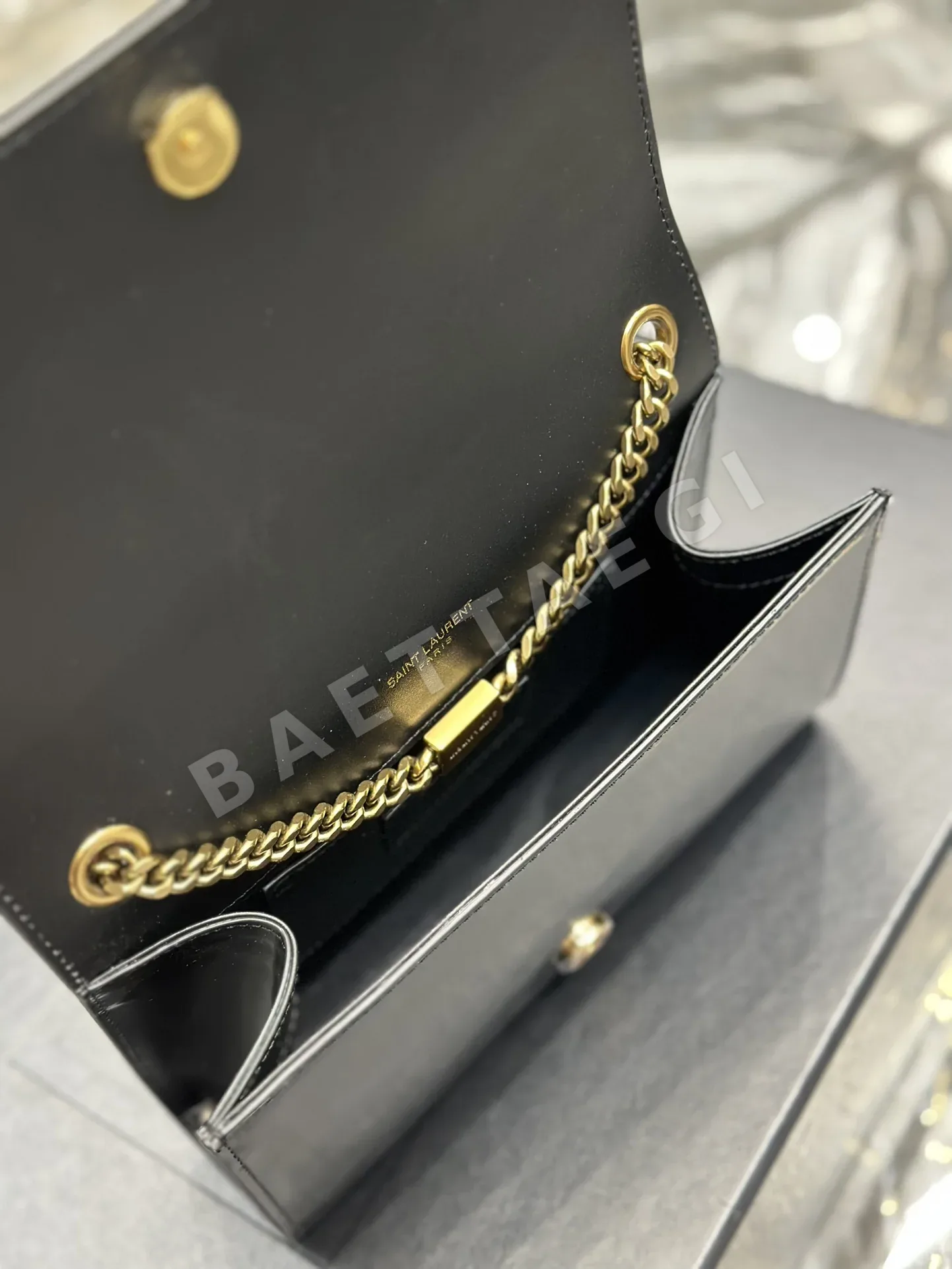 생로랑 KATE WOC 20 cm 가방 상세 이미지 8