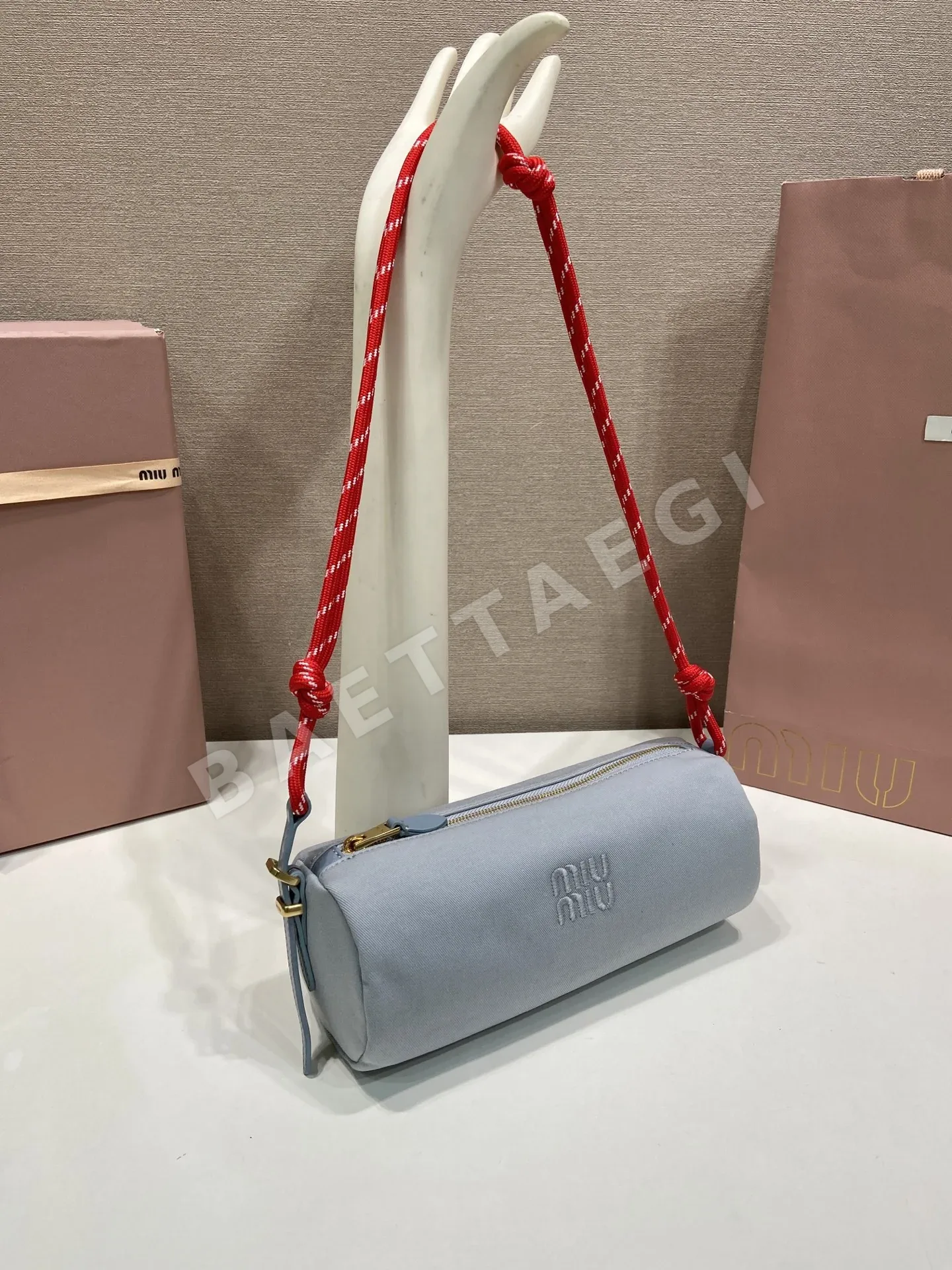 미우미우 필로우 백 가방 5NE851 상세 이미지 2