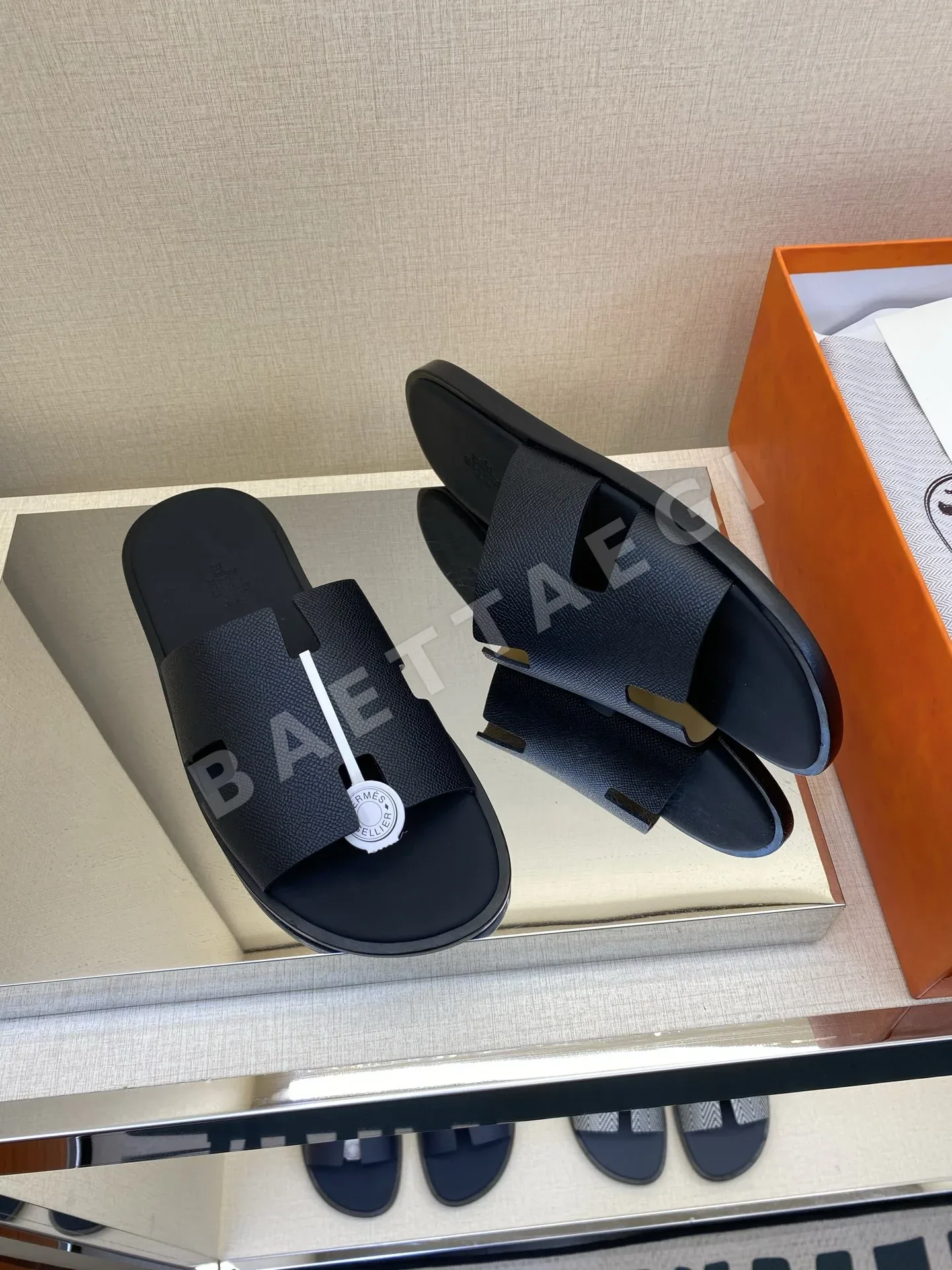 에르메스 샌들 남성 가죽 H 패턴 컷아웃 상세 이미지 4