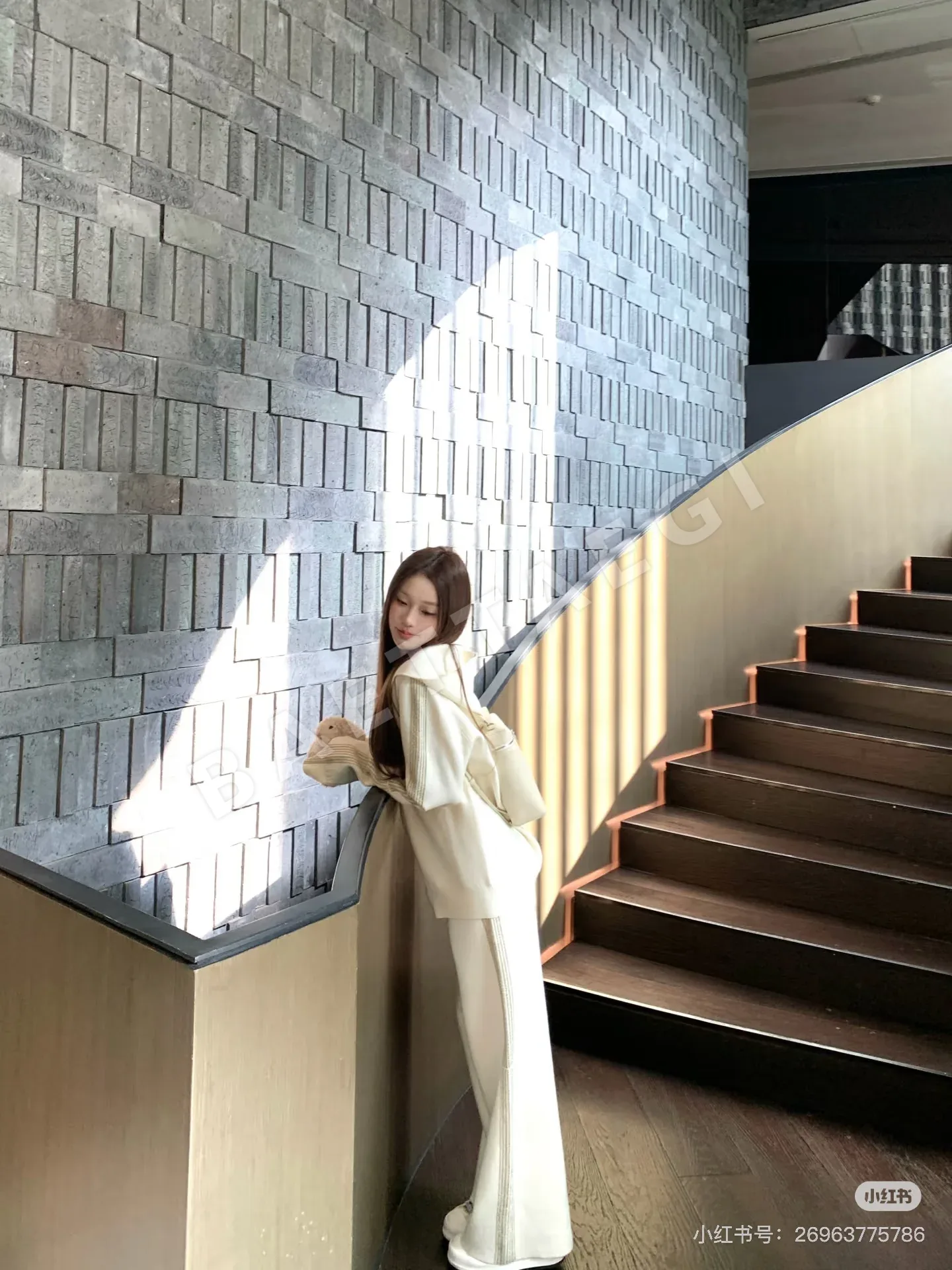 디올 여성 3D 테일러드 핏 바지 상세 이미지 6