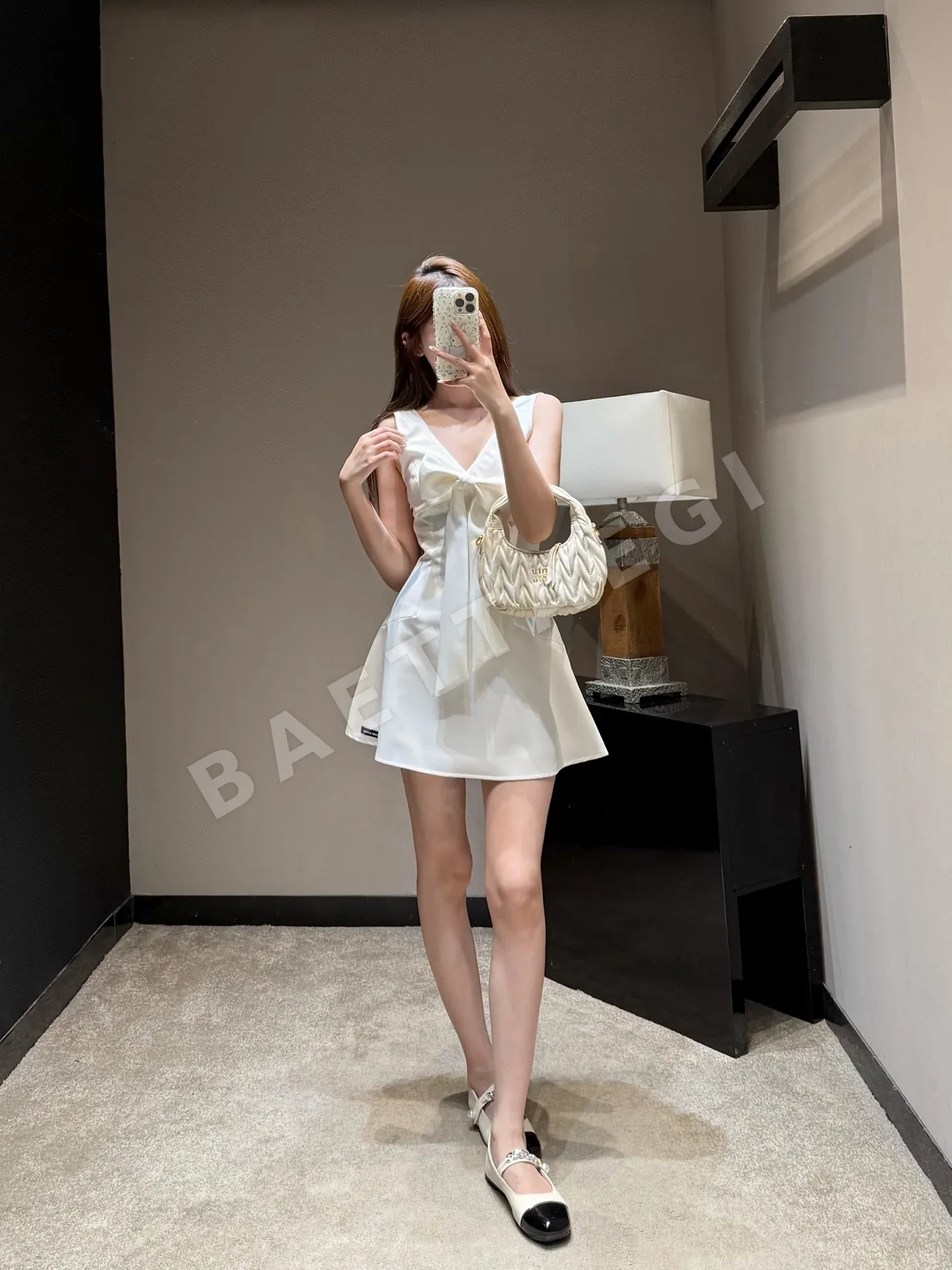 미우미우 V넥 보우 리본 원피스 상세 이미지 9