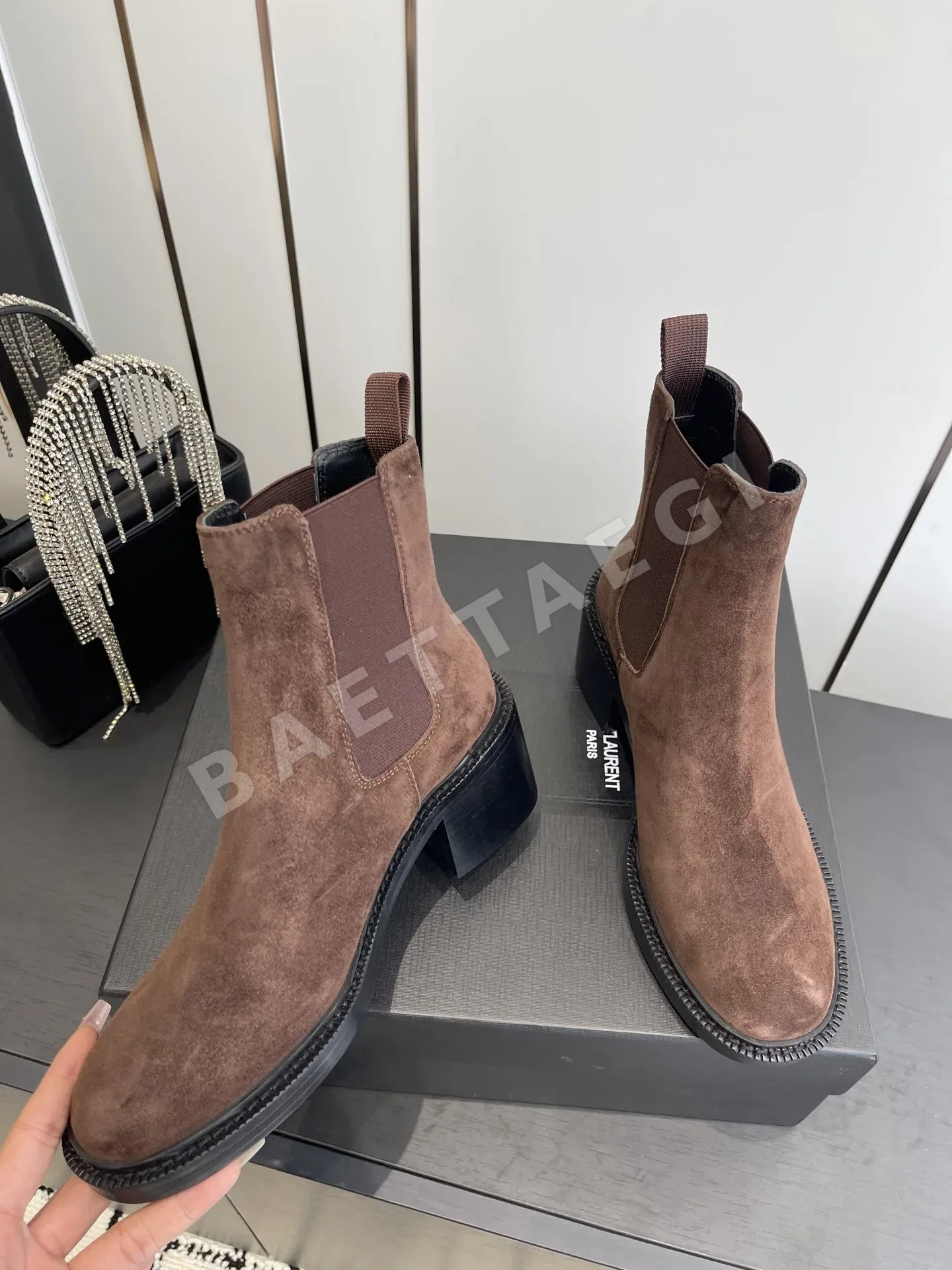 생로랑 브로그 스타일 첼시 앵클 부츠 9409 상세 이미지 3