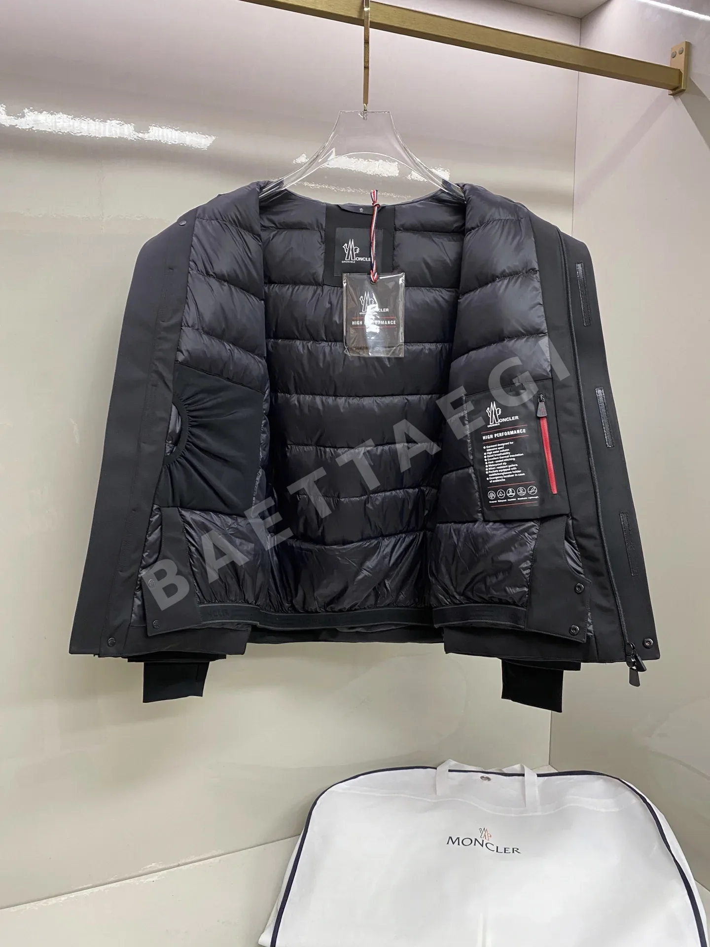 몽클레르 그레노블(Moncler Grenoble) 기능성 후드 스키 자켓 다운 패딩 상세 이미지 8