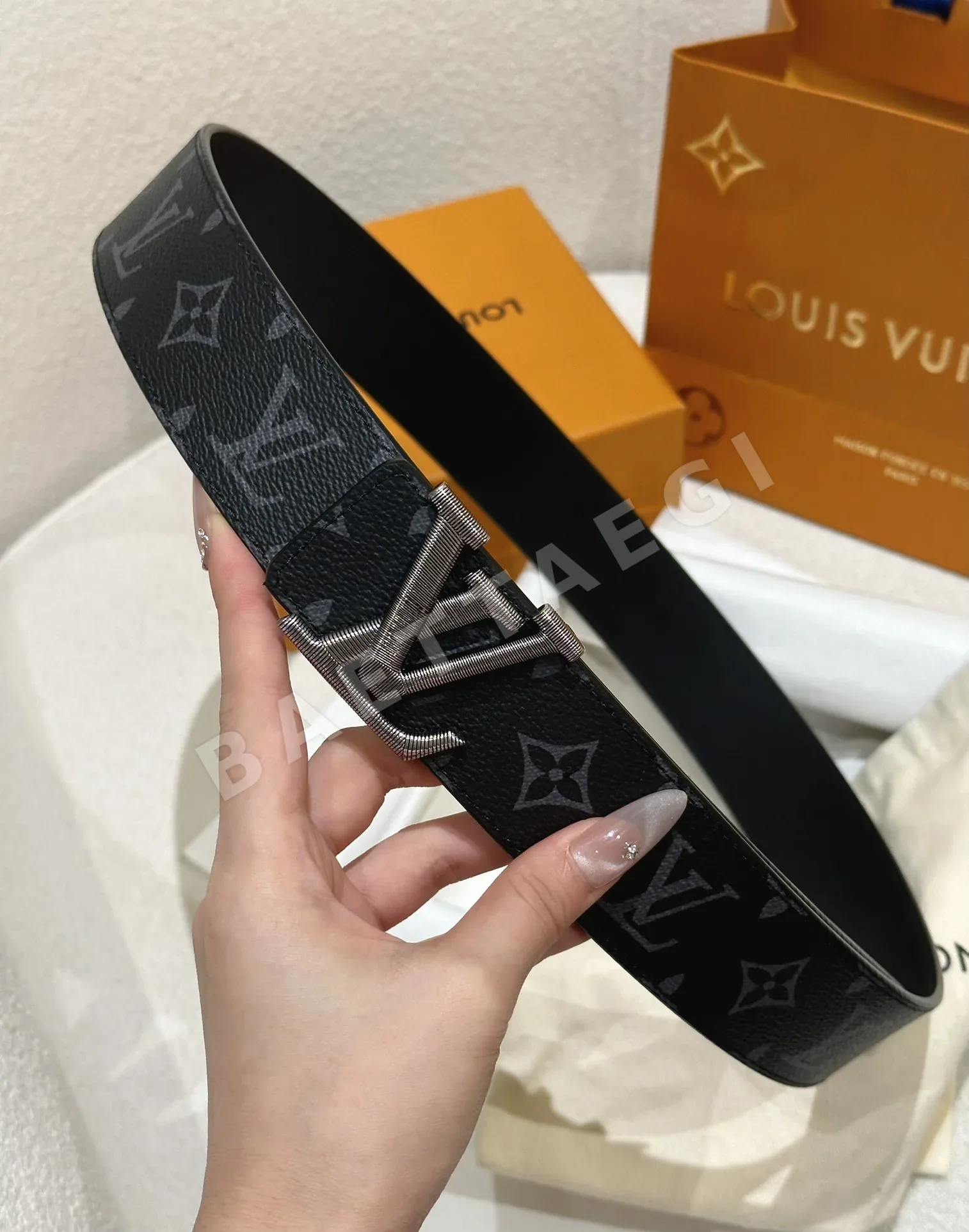 루이비통 모노그램 캔버스 남성 양면 벨트 상세 이미지 4