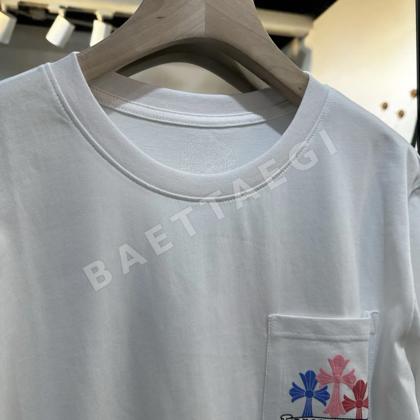 크롬하츠 컬러풀 크로스 남성 긴팔 티셔츠 상세 이미지 2