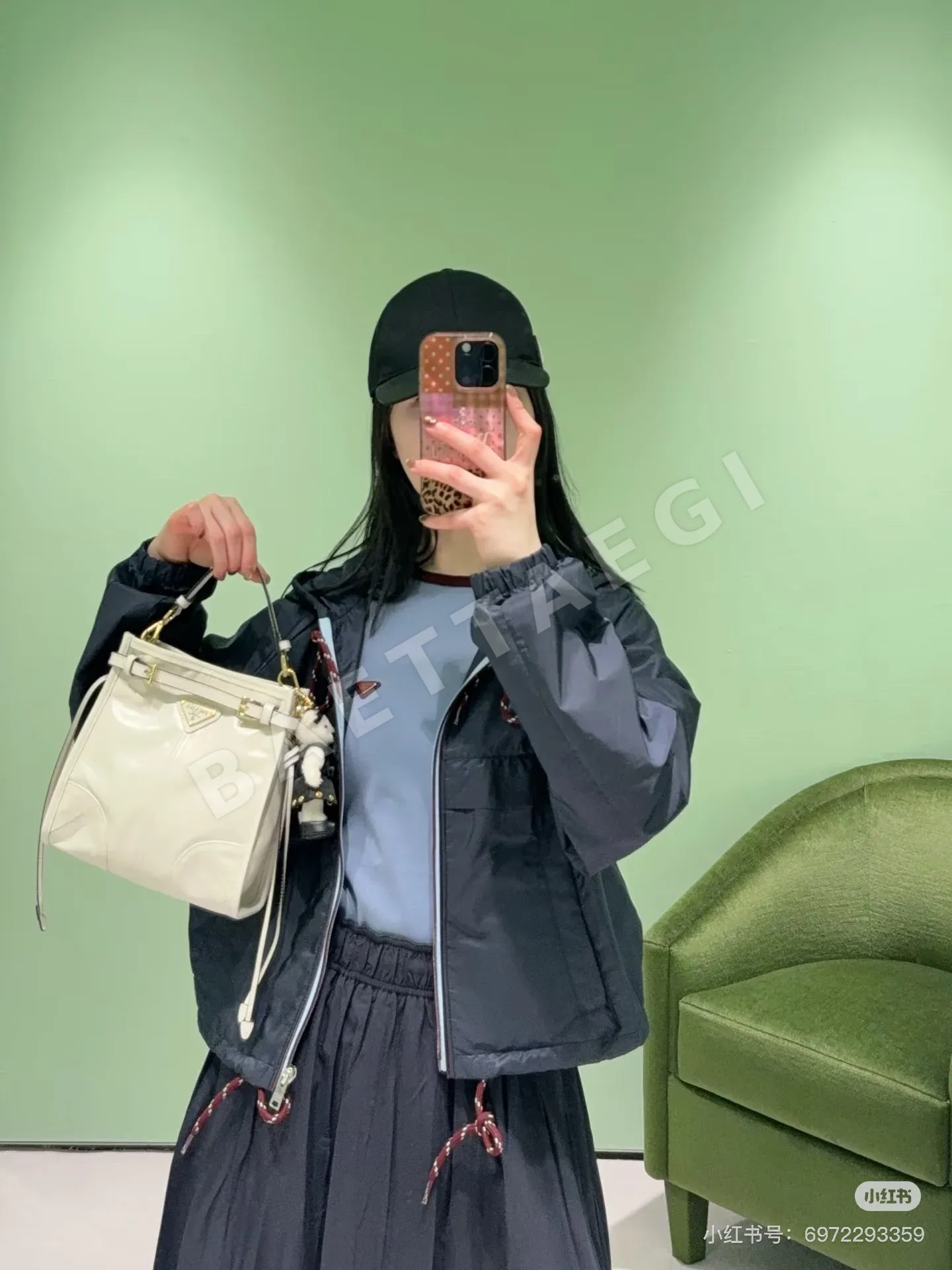 프라다 네이비 후드 숏 자켓 상세 이미지 2