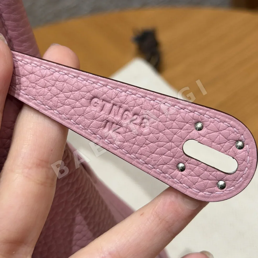 에르메스 린디 26 끌레망스 가죽 은장 가방 상세 이미지 9