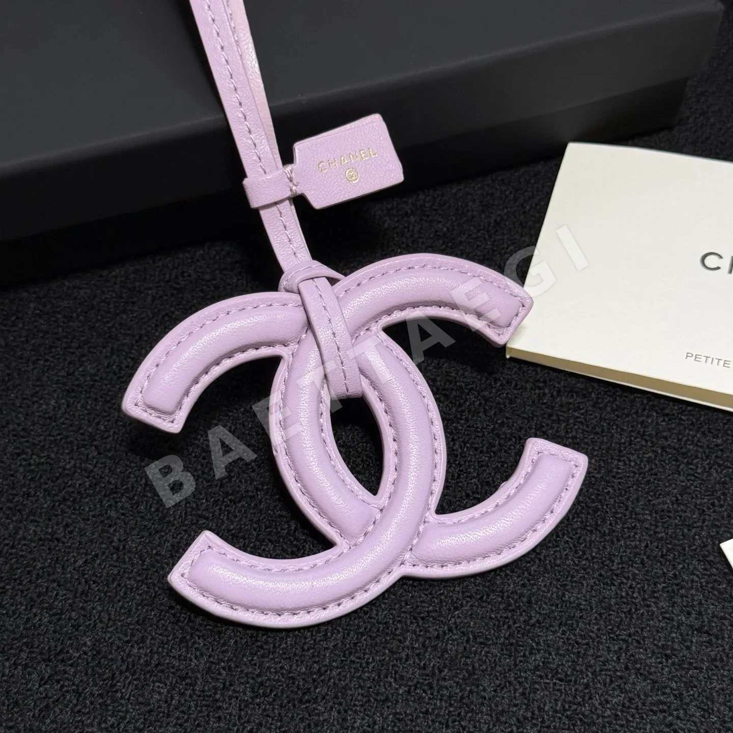 샤넬 더블 C 램스킨 키링 상세 이미지 4