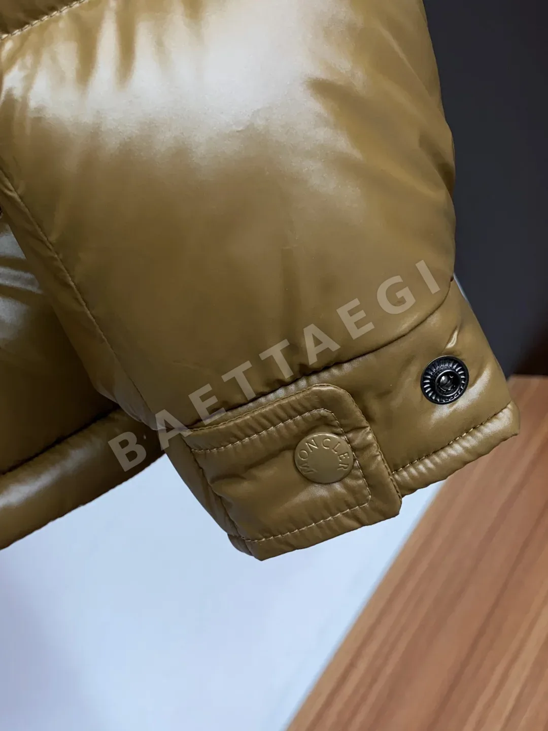 몽클레르 마야(Moncler Maya) 후드 쇼트 다운 자켓 상세 이미지 6