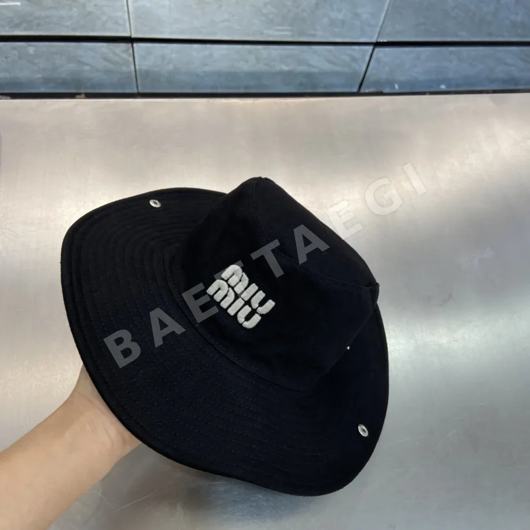미우미우 3D 자수 버킷 햇 상세 이미지 1