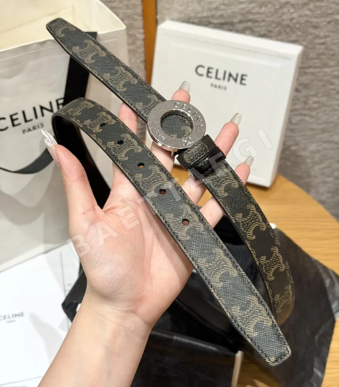 셀린느 DISC 골드 버클 양면 가죽 벨트 상세 이미지 5