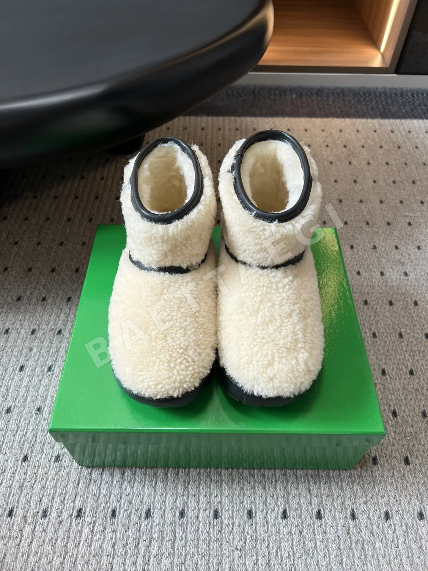 보테가베네타 플러시 숏 스노우 부츠 9879