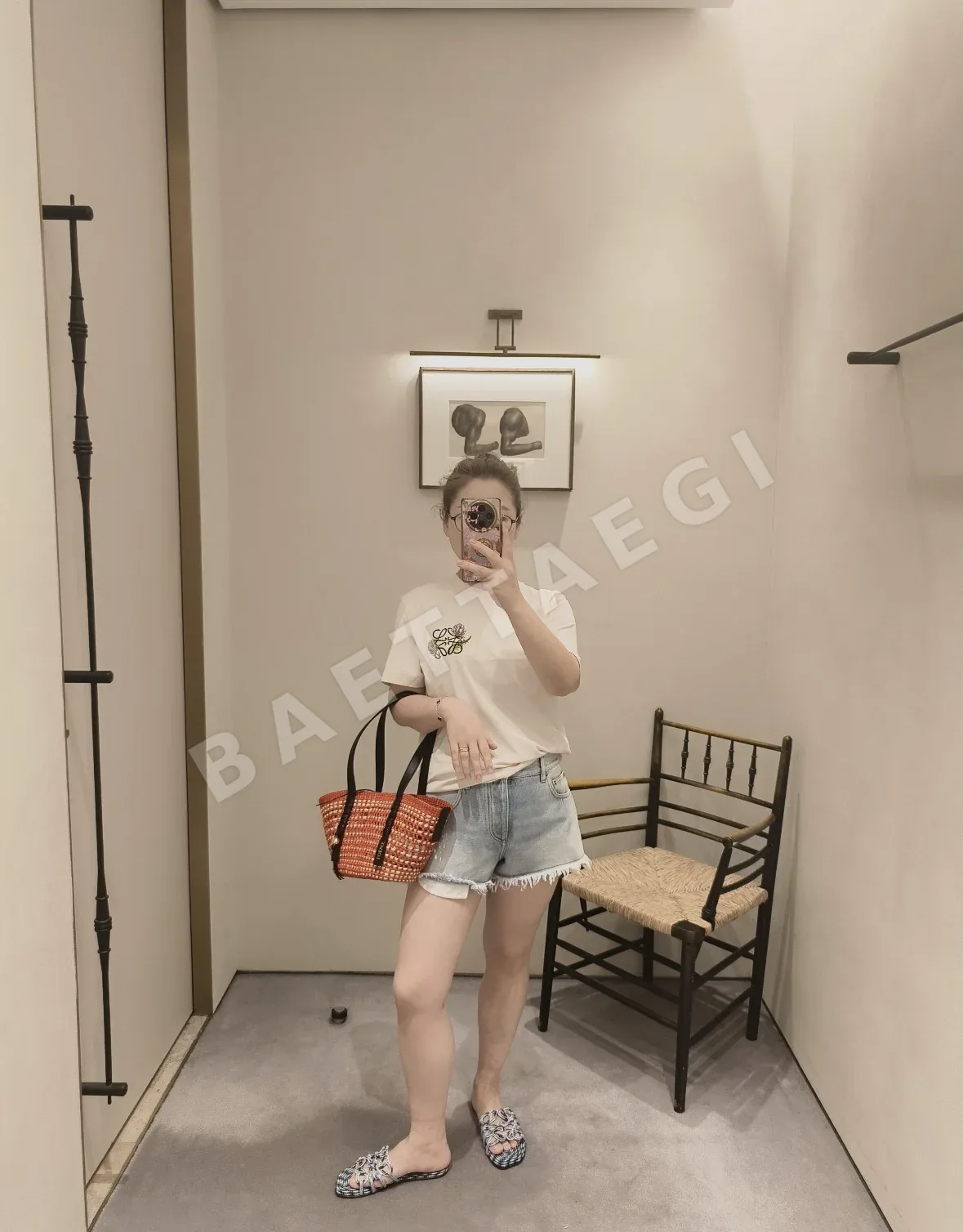 로에베 베이지 꽃무늬 자수 반팔 티셔츠 상세 이미지 8