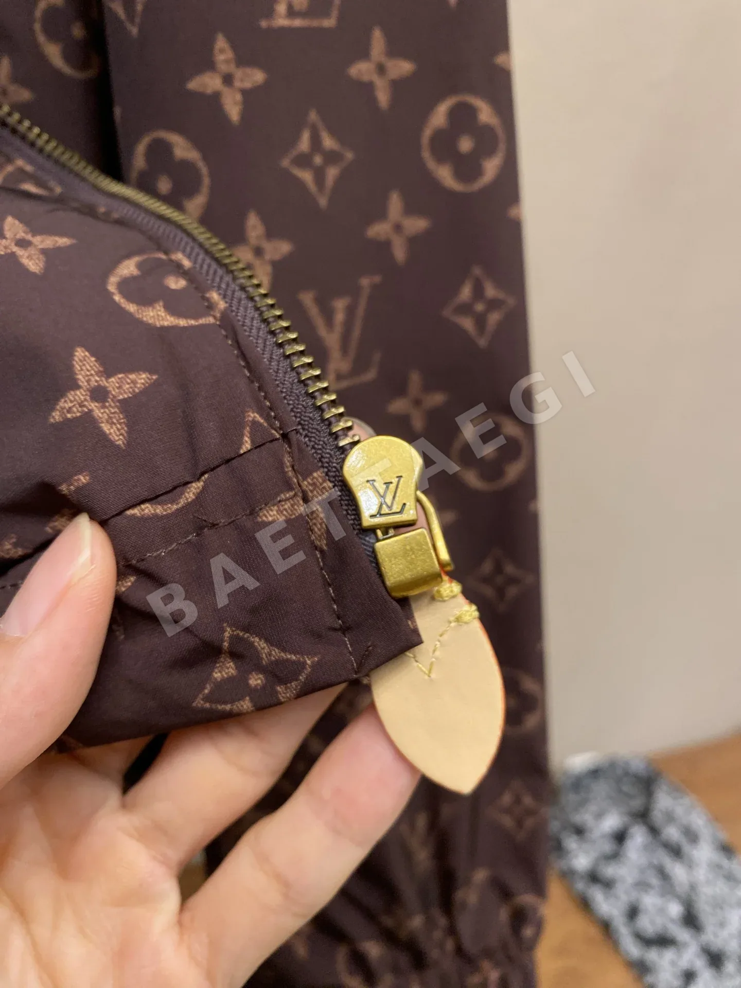 루이비통 LV 프린트 남성 자켓 상세 이미지 5