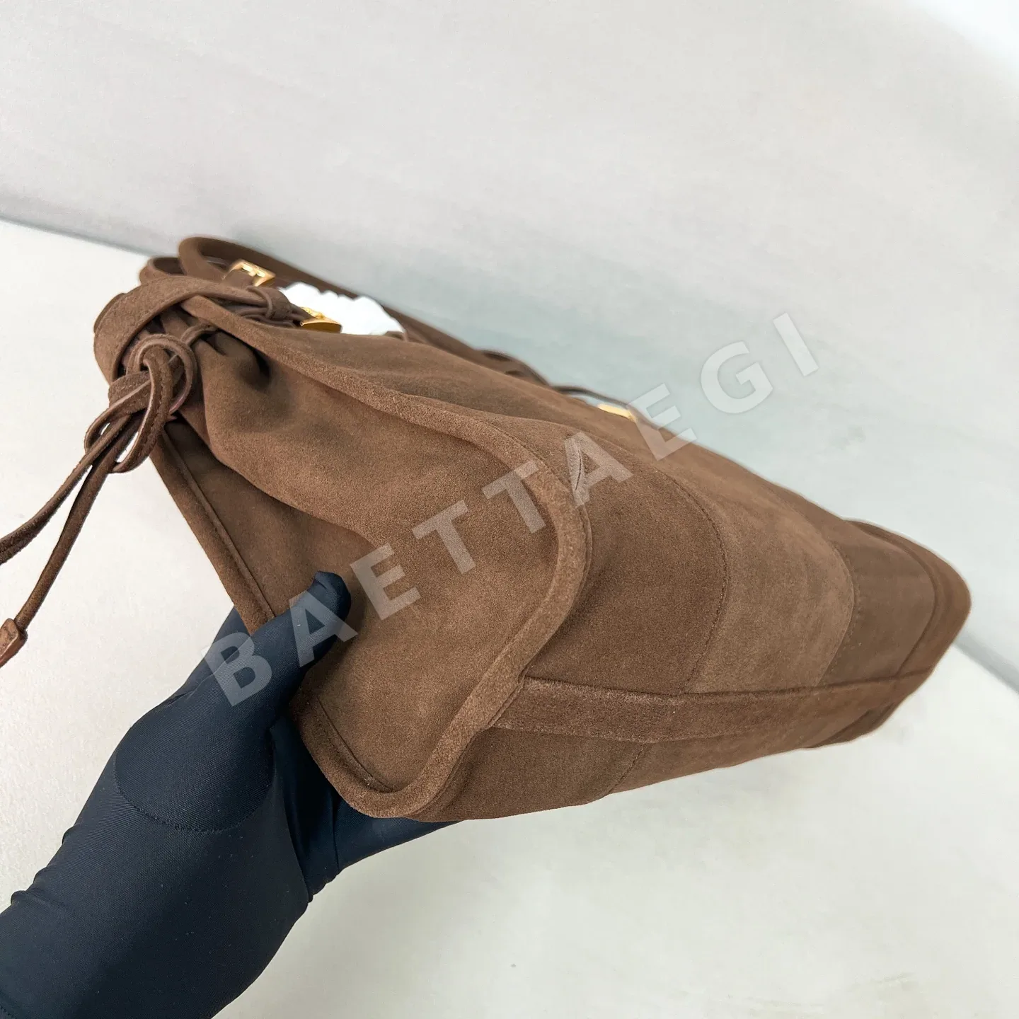 프라다 스웨이드 숄더백 1BA433 상세 이미지 7