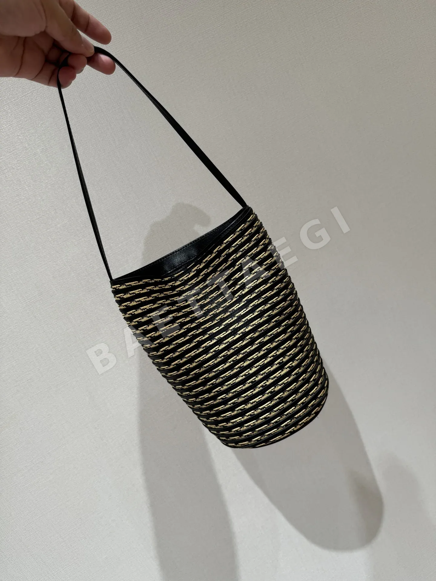 더로우 보우 라피아 토트백 155314
