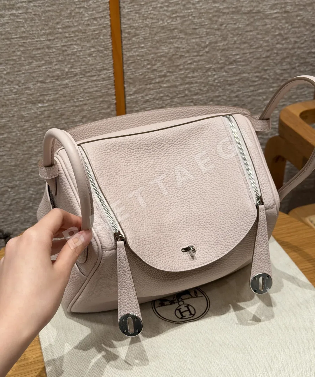 에르메스 린디 26 클렘앙스 가죽 가방 상세 이미지 2