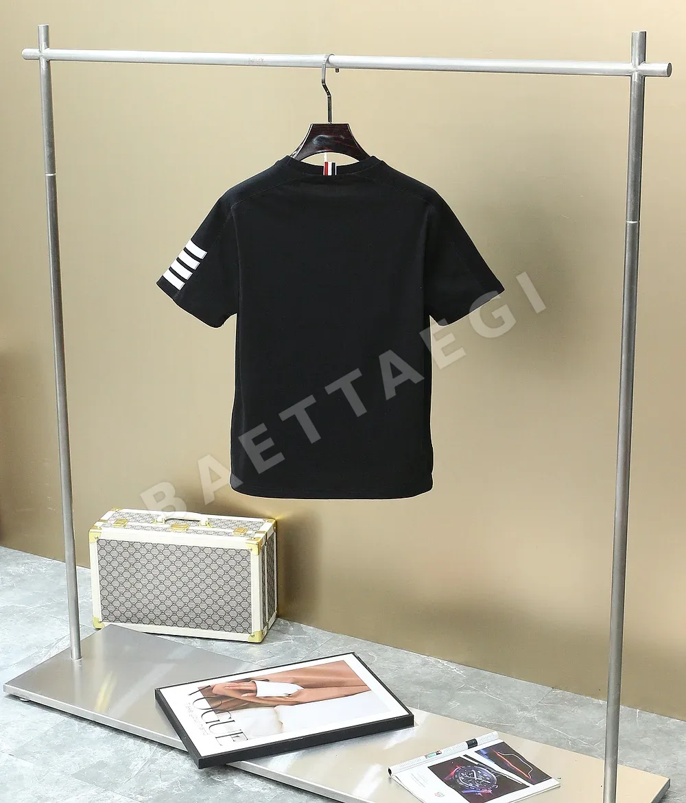 톰브라운 남성 리브 편직 4바 스트라이프 반팔 티셔츠 상세 이미지 2