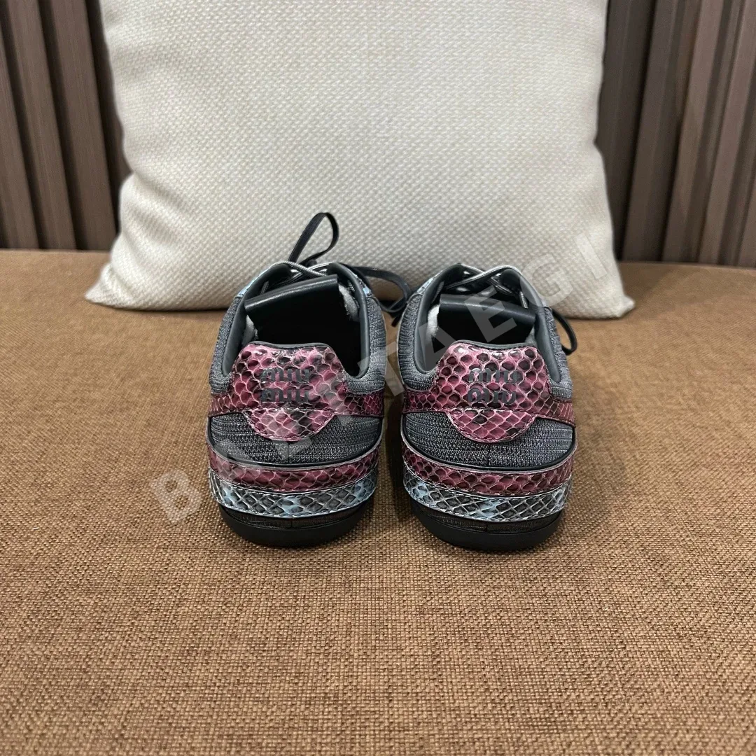 미우미우 스니커즈 뱀가죽 상세 이미지 9