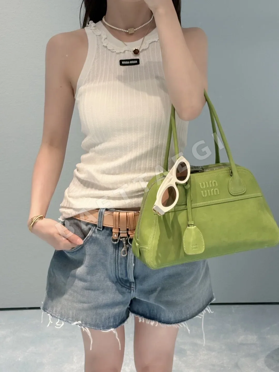 미우미우 태슬 프린지 레더 라벨 워시드 데님 여성 반바지 26SS 상세 이미지 9