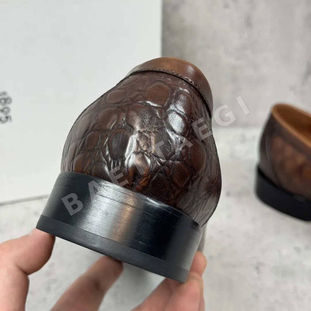 벨루티 수작업 브러싱 카프스킨 슬립온 신발 상세 이미지 8