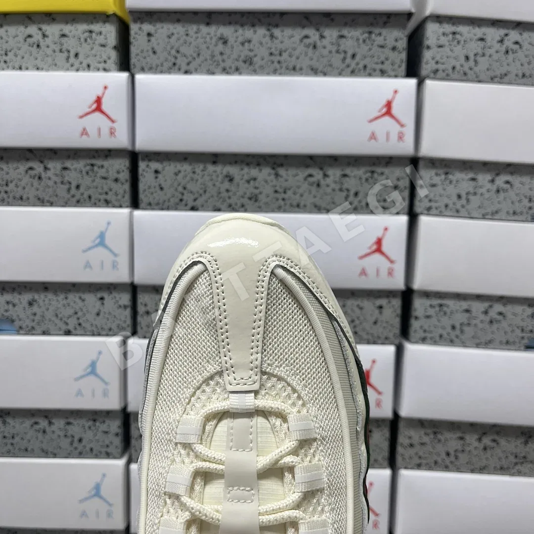 나이키 [GX] 에어 맥스 95 SP IB4453-100 201213 Nike Air Max 95 SP Undefeated Sail 상세 이미지 7