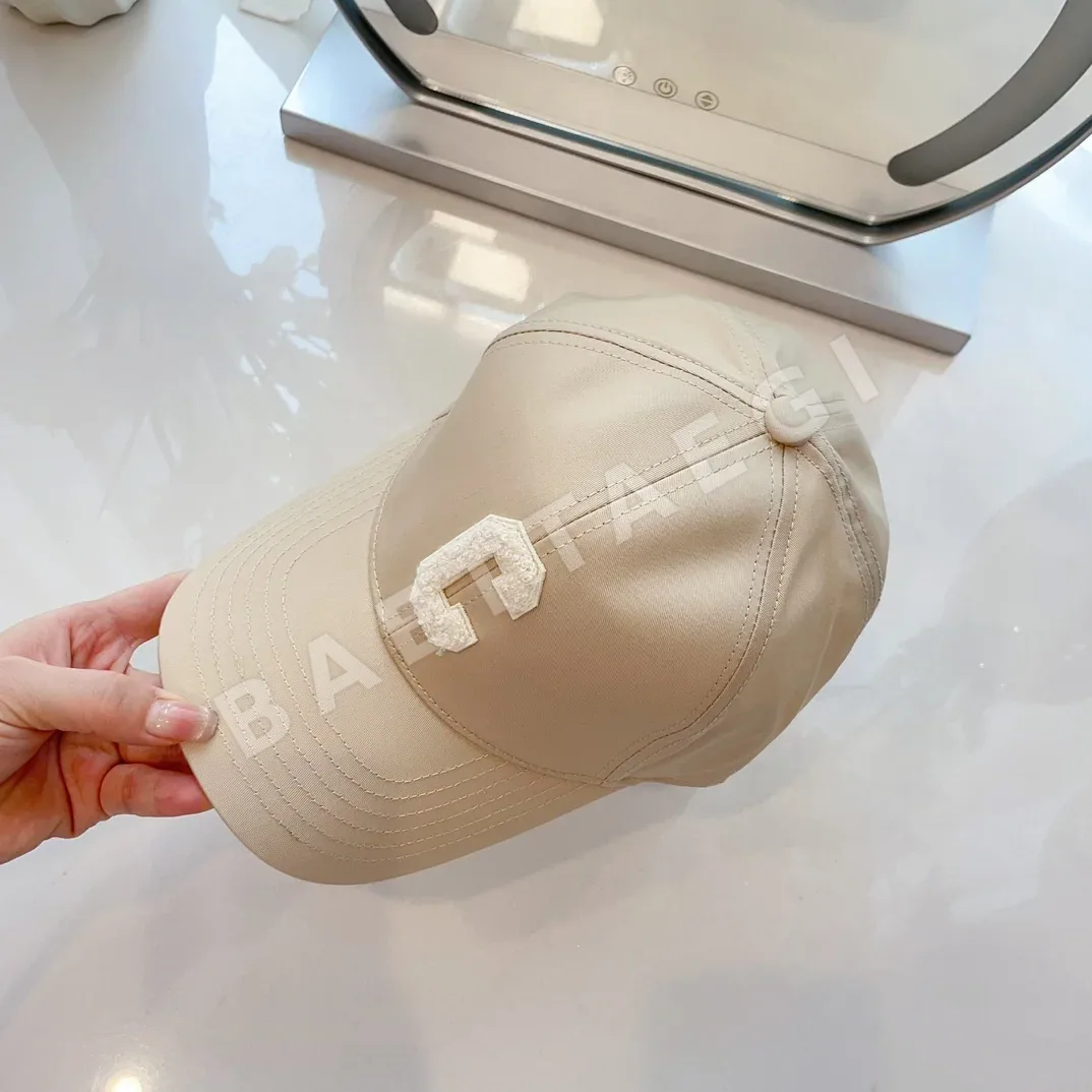 셀린느 밀크티 컬러 야구모자 상세 이미지 8