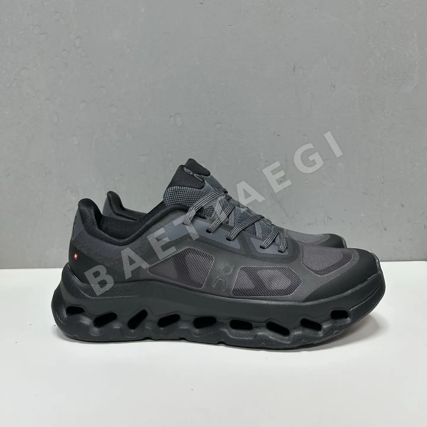 ON 신발 157690 Sneakers