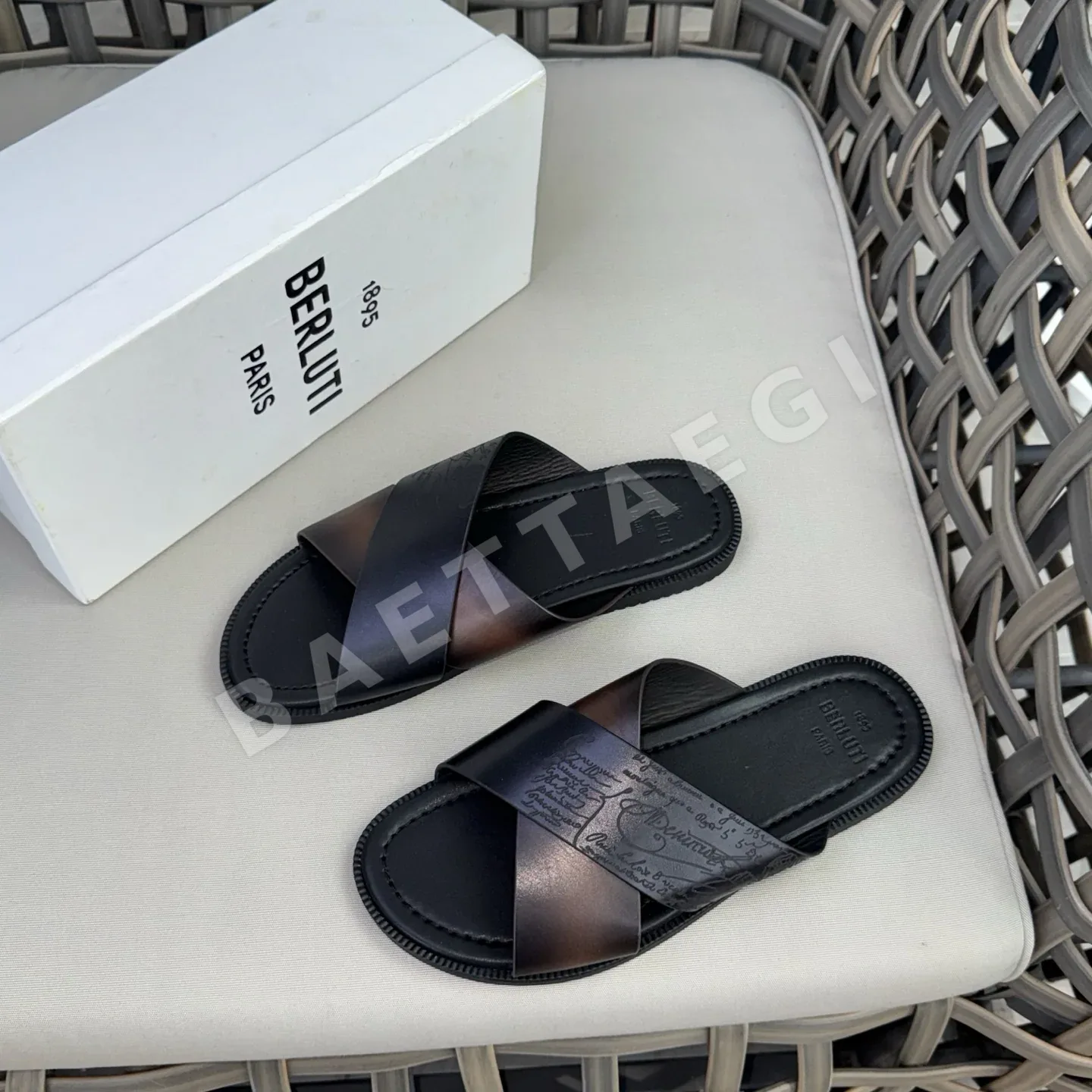 벨루티 송아지가죽 핸드메이드 샌들 상세 이미지 2