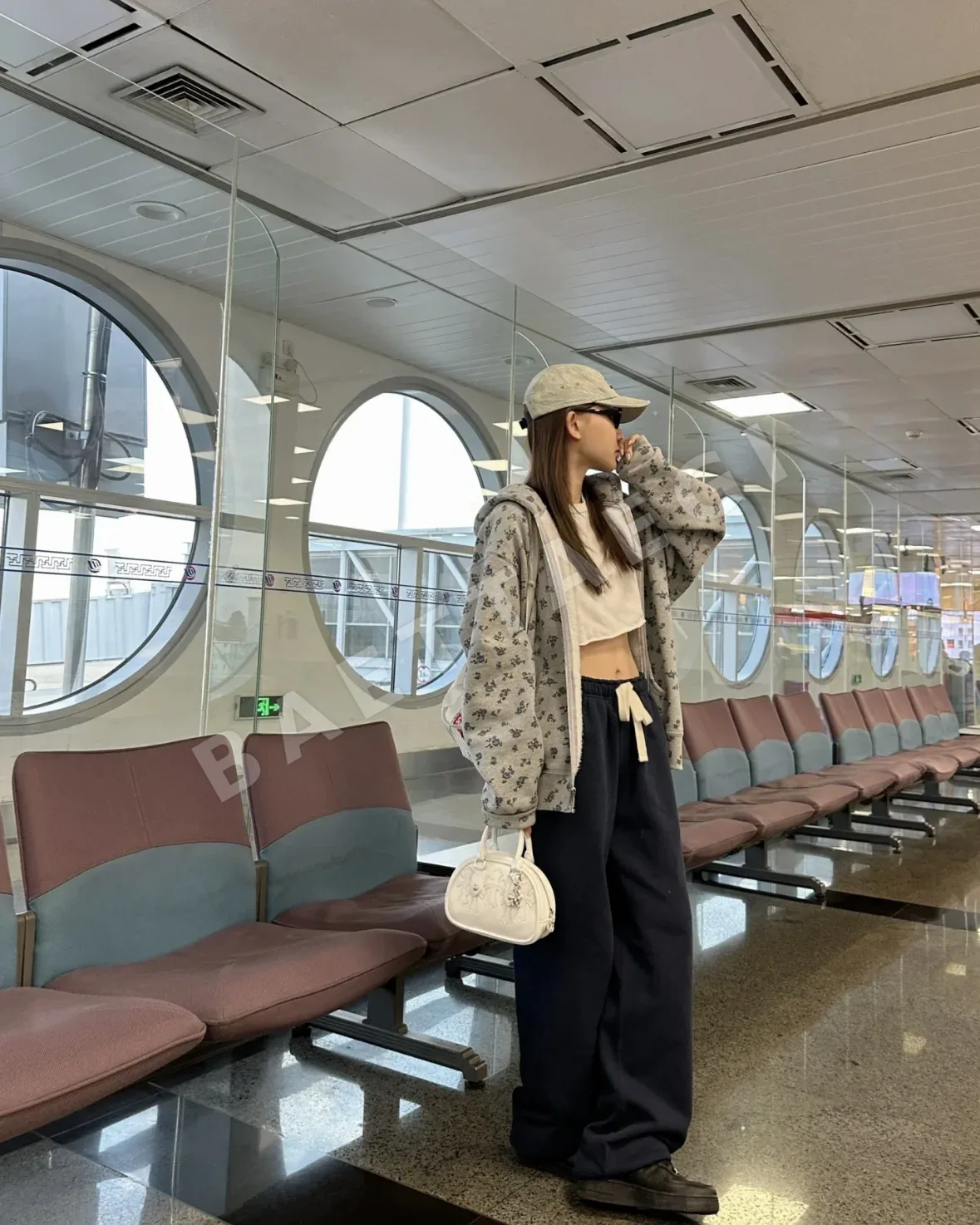 크롬하츠 화이트 소가죽 짐백 가방 상세 이미지 8